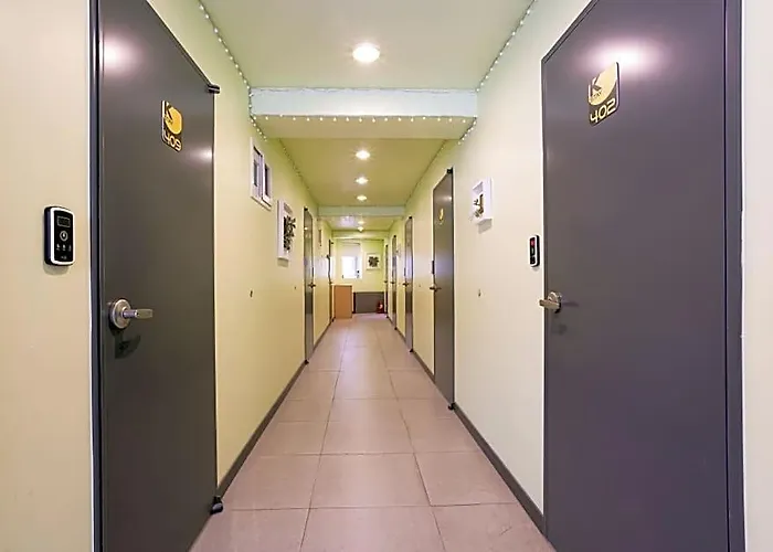 K Myeongdong 1st Hotel 2*
